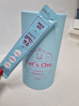 페페로니 잘 먹는 캣츄 - 원양선 참치 24개입 — 5점을 준 리뷰어가 2021년 8월 올린 사용 사진