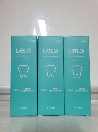 치과에서 쓰는 치약 _ 라벨제로 저불소 꼬마, 키즈, 유아, 베이비, 주니어 안전한 어린이치약 — 5점을 준 리뷰어가 2022년 10월 올린 사용 사진