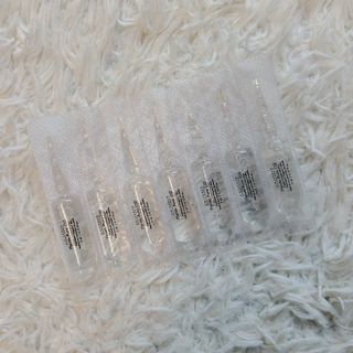 유니베르소 산소앰플 7일 집중케어 앰플 — 5점을 준 리뷰어가 2021년 4월 올린 사용 사진