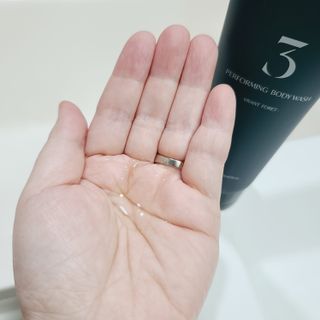 르핸스 퍼포밍 3 바디워시 비반트포렛/베티버포그 — 5점을 준 리뷰어가 2023년 1월 올린 사용 사진