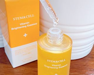 체르엠 스템앤셀 비타민 브라이트닝 에센스 30ml 1개 — 4.5점을 준 리뷰어가 2022년 4월 올린 사용 사진
