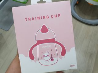 유비맘 트라이탄 코니빨대컵_컬러 랜덤 발송 — 5점을 준 리뷰어가 2021년 2월 올린 사용 사진
