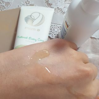 mom e 맘이 내추럴 베이비 케어 크림+바디오일 — 5점을 준 리뷰어가 2021년 1월 올린 사용 사진