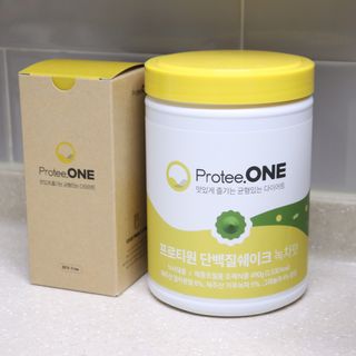 프로티원 단백질쉐이크 녹차맛 2주분 1통+보틀 — 5점을 준 리뷰어가 2021년 4월 올린 사용 사진