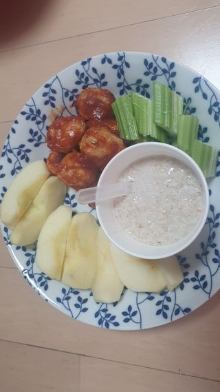 굽네몰 [굽네] 소스가 맛있는 닭가슴살 한입 볼 2종 8팩 — 5점을 준 리뷰어가 2021년 3월 올린 사용 사진