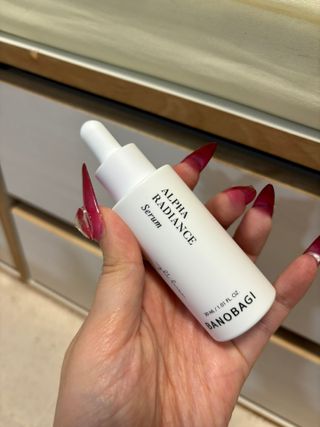 바노바기 코스메틱 알파 래디언스 세럼 30ml — 5점을 준 리뷰어가 2023년 11월 올린 사용 사진
