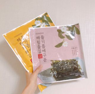 [해림맛김] 들기름에 구운 바삭바삭 김 4종 세트 + 1종 랜덤발송 총5개입 — 5점을 준 리뷰어가 2021년 2월 올린 사용 사진