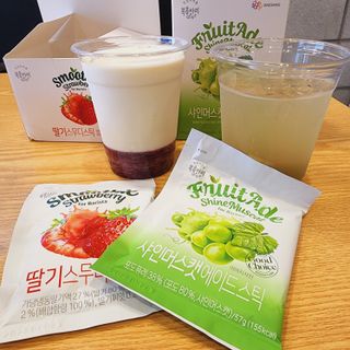 [복음자리] 바리스타 패키지 2종 랜덤발송 (딸기스무디 스틱+샤인머스캣에이드 or 망고스무디+자몽에이드) — 4.5점을 준 리뷰어가 2022년 7월 올린 사용 사진