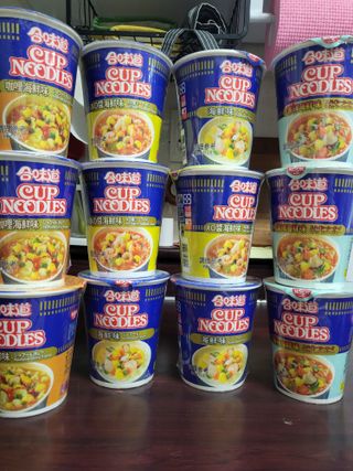 NISSIN 닛신 컵누들  4종 - 씨푸드오리지날, 씨푸드 스파이시, 씨푸드 커리, 씨푸드 XO소스 — 5점을 준 리뷰어가 2021년 11월 올린 사용 사진