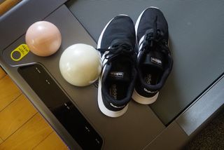 트라택 쿠셔닝 웨이트볼 0.5kg + 1kg SET — 5점을 준 리뷰어가 2022년 4월 올린 사용 사진