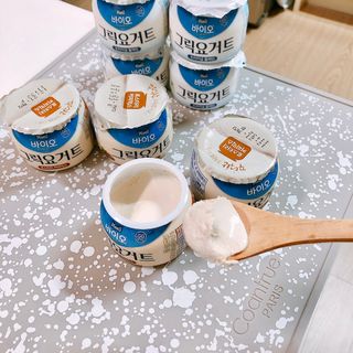 매일바이오 그릭요거트 오리지널 플레인 4개, 로스터리 커피믹스 4개 — 5점을 준 리뷰어가 2021년 12월 올린 사용 사진