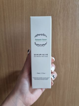술람미네이처 자연주의 화장품ㅣ속보습 충전 + 민감/트러블 피부 진정 - 알로에 듬뿍 수분 크림 50ml — 5점을 준 리뷰어가 2022년 6월 올린 사용 사진