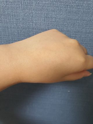 [NEW 탄력유턴 아이크림] AHC 유스 래스팅 리얼 아이크림 포 페이스 — 5점을 준 리뷰어가 2021년 2월 올린 사용 사진
