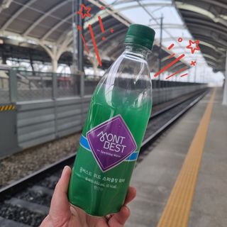 몽베스트 Montbest with Sparkling water Plain 20병 — 3점을 준 리뷰어가 2021년 11월 올린 사용 사진