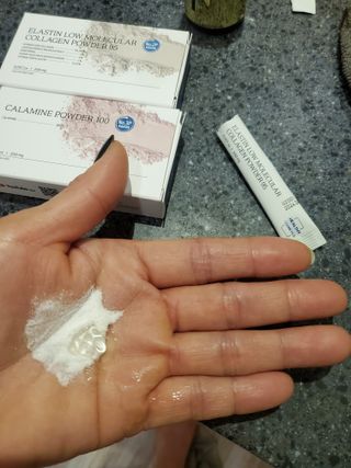 [유니자르] 엘라스틴 저분자 콜라겐95 + 칼라민 100 — 5점을 준 리뷰어가 2021년 11월 올린 사용 사진