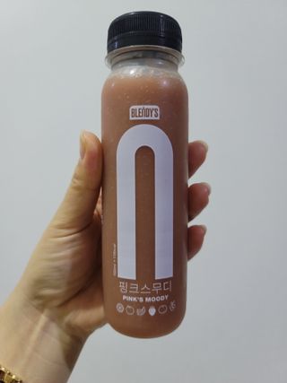 BLENDY'S 핑크 스무디+블론디 스무디 — 5점을 준 리뷰어가 2021년 12월 올린 사용 사진