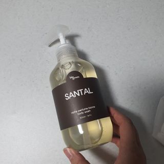 빅그린 니치 퍼퓸 바이옴바디워시 500ml(상탈, 블랙베리&베이, 블랑쉐 3종 중 택1) — 5점을 준 리뷰어가 2022년 8월 올린 사용 사진