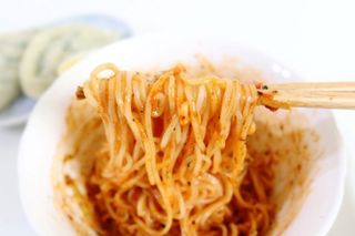 [한면원] 비빔국수 2인분 — 5점을 준 리뷰어가 2022년 8월 올린 사용 사진