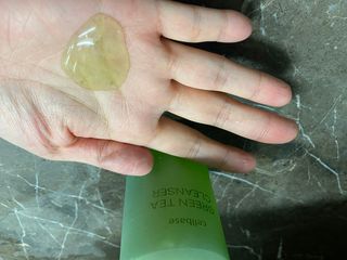 프리마인 메이크업과 들뜨는 각질까지 한방에 깐달걀로! 순하기까지한 셀베이스 그린티클렌저(200ml) — 5점을 준 리뷰어가 2023년 4월 올린 사용 사진
