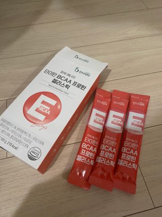 [인디닥터] 타이탄 BCAA 프로틴 젤리스틱 — 3점을 준 리뷰어가 2022년 4월 올린 사용 사진