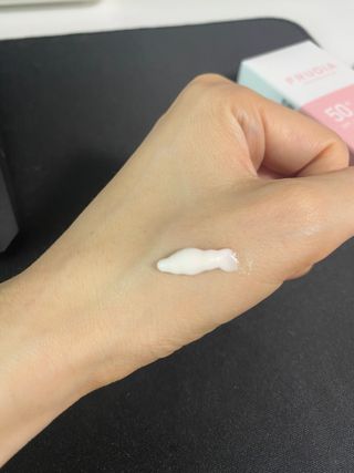 [후르디아] 모공블러 비건 선 프라이머 — 5점을 준 리뷰어가 2022년 6월 올린 사용 사진