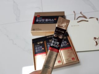 서울약사신협_투데이홍삼정플러스스틱_10g x 30포 — 5점을 준 리뷰어가 2021년 5월 올린 사용 사진