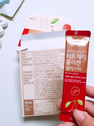 자연에온 가득담은 몽모랑시 타트체리 콜라겐 젤리스틱 — 5점을 준 리뷰어가 2021년 1월 올린 사용 사진