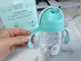 유비맘 트라이탄 코니빨대컵_컬러 랜덤 발송 — 5점을 준 리뷰어가 2021년 2월 올린 사용 사진
