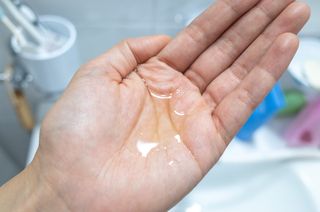 스킨큐어 산다화 순한 클렌징 동백 오일 200ml — 5점을 준 리뷰어가 2023년 3월 올린 사용 사진