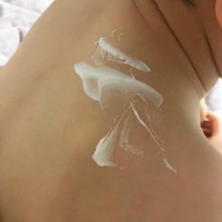 mom e 맘이 내추럴 베이비 케어 크림+바디오일 — 5점을 준 리뷰어가 2021년 1월 올린 사용 사진