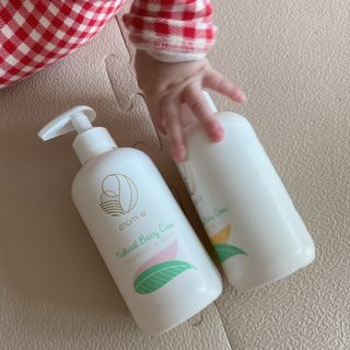 mom e 맘이 내추럴 베이비 케어 샴푸앤바스+로션 — 5점을 준 리뷰어가 2021년 1월 올린 사용 사진