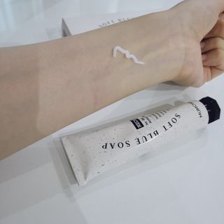 멈칫(MUMCHIT) 넥퍼퓸 NECKPERFUME 2가지 향 — 5점을 준 리뷰어가 2021년 12월 올린 사용 사진
