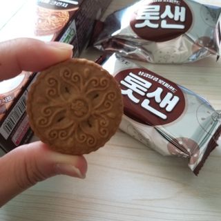 롯데제과 롯샌 카페크런치 — 5점을 준 리뷰어가 2021년 10월 올린 사용 사진