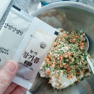 해풀잎 누구나 김밥*1ea [(혼합야채 35g *1ea,  김밥김 (5g, 5ea),  양념간장 (6g, 5ea), 참기름(5g, 2ea)] — 4점을 준 리뷰어가 2022년 5월 올린 사용 사진