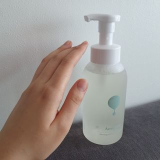 아미퓨어 [라이브] 피부장벽 강화를 위한 머랭 버블 클렌저 천연계면활성제로 온가족 사용가능 — 5점을 준 리뷰어가 2021년 7월 올린 사용 사진