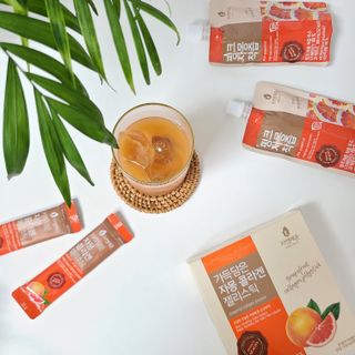 자연에온 핑크 자몽 착즙 100mL 10개입 1BOX +가 득담은 자몽 콜라겐 젤리스틱 1BOX — 5점을 준 리뷰어가 2021년 7월 올린 사용 사진