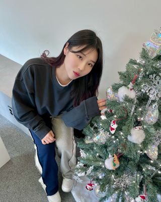 MAPLESYRUPFACTORY 메이플 피그먼트 맨투맨 8.COL — 5점을 준 리뷰어가 2023년 1월 올린 사용 사진