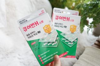 [큐어반H 스팟] 자외선 99프로 차단되는 스틱타입 스팟밴드(1팩 / 66매입) — 5점을 준 리뷰어가 2022년 12월 올린 사용 사진