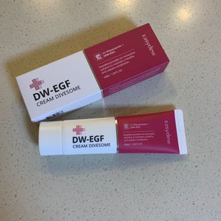 이지듀 DW-EGF 크림 다이브좀_콜라겐이 쏙쏙, 탄력피부로 다이빙 — 5점을 준 리뷰어가 2021년 2월 올린 사용 사진