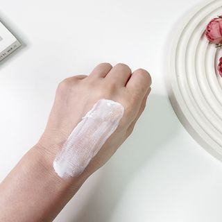 [후르디아] 모공블러 비건 선 프라이머 — 5점을 준 리뷰어가 2022년 6월 올린 사용 사진