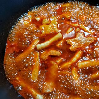 빨간키트 떡볶이 밀키트 2~3인분 매운맛 국물 떡볶이 만들기 쉬운 황금 레시피 분말 소스로 간편한 요리 — 5점을 준 리뷰어가 2021년 8월 올린 사용 사진