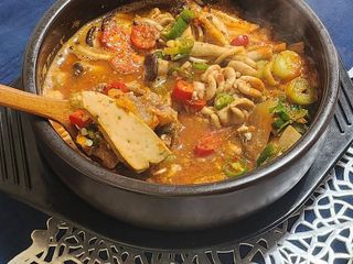 소담스퀘어 상암 궁중해물탕조씨집 백년가게 조씨집 팔뚝탕1인분550g — 5점을 준 리뷰어가 2022년 12월 올린 사용 사진