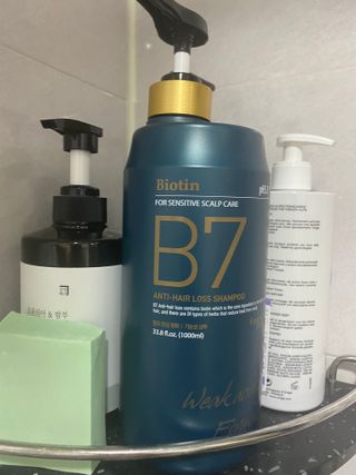 [포레스트스토리] 탈모증상완화 샴푸 1,000ml — 4.5점을 준 리뷰어가 2022년 8월 올린 사용 사진