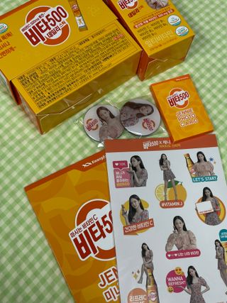 [광동제약] 비타500데일리스틱70포&굿즈3종 — 3.5점을 준 리뷰어가 2021년 10월 올린 사용 사진