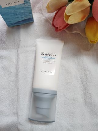 [스킨1004] 마다가스카르 센텔라 히알루-시카 워터핏 선세럼 50ml — 5점을 준 리뷰어가 2024년 5월 올린 사용 사진