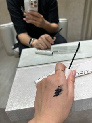 더소설 소설 블랙아이래쉬 세럼 10g(SOSEOL BLACK EYELASH SERUM 10g) — 5점을 준 리뷰어가 2023년 6월 올린 사용 사진