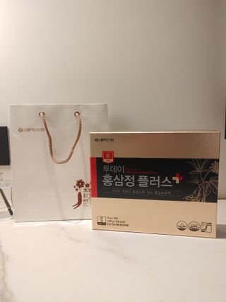 서울약사신협_투데이홍삼정플러스스틱_10g x 30포 — 5점을 준 리뷰어가 2021년 6월 올린 사용 사진