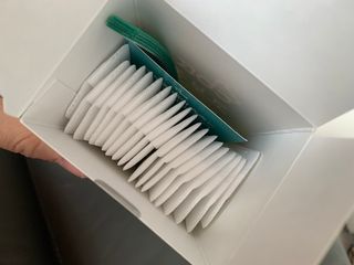 코보콩 에어슈즈 강아지 일회용 신발 소용량 패키지 20매 초경량  미끄럼방지 실내외 겸용 — 4.5점을 준 리뷰어가 2022년 2월 올린 사용 사진