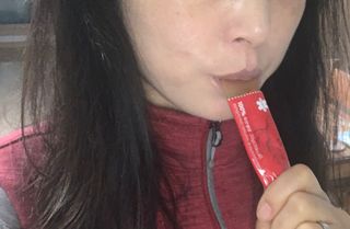 레드닥터 대추방울토마토 + 본생강 망고맛 스틱형 젤리 — 4점을 준 리뷰어가 2022년 12월 올린 사용 사진