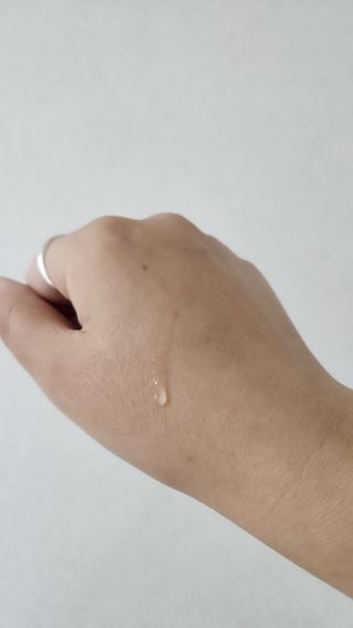 스킨큐어 산다화 비타민c 화이트닝 에센스 30ml — 5점을 준 리뷰어가 2023년 10월 올린 사용 사진
